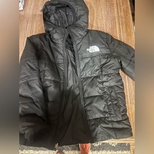 Size 7 boys reversible The North face coat
